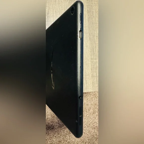 Amazon Fire HD 10” Tablet with Charger Included - Picture 5 of 8